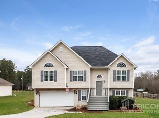 13 Cobblestone Dr, Cartersville, GA 30120