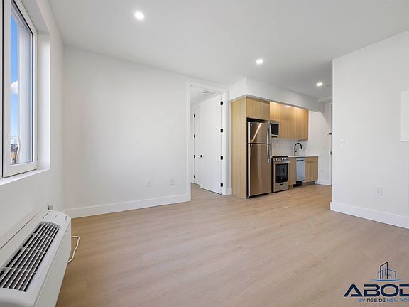 3rd image of 104 E 53rd St #5B