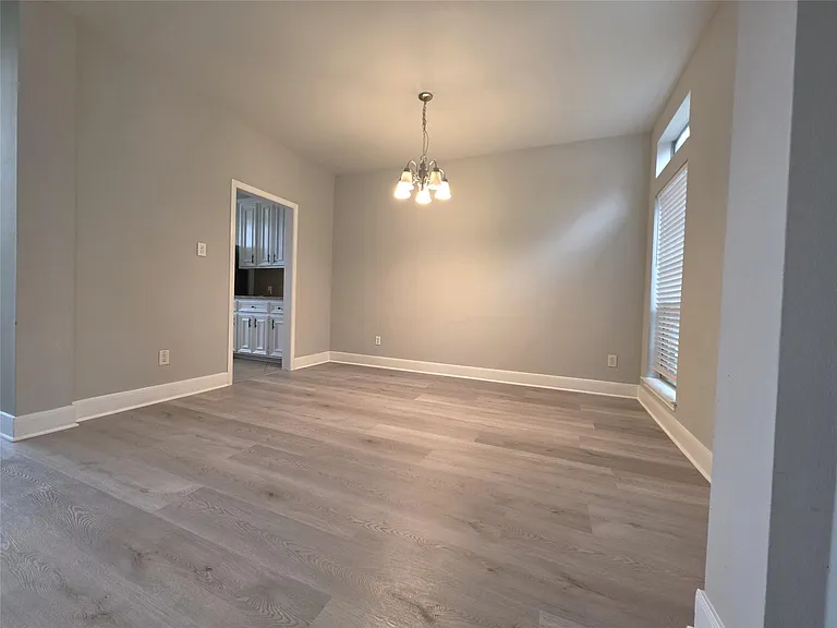 2813 Arbor Brook Ln — Photo 4