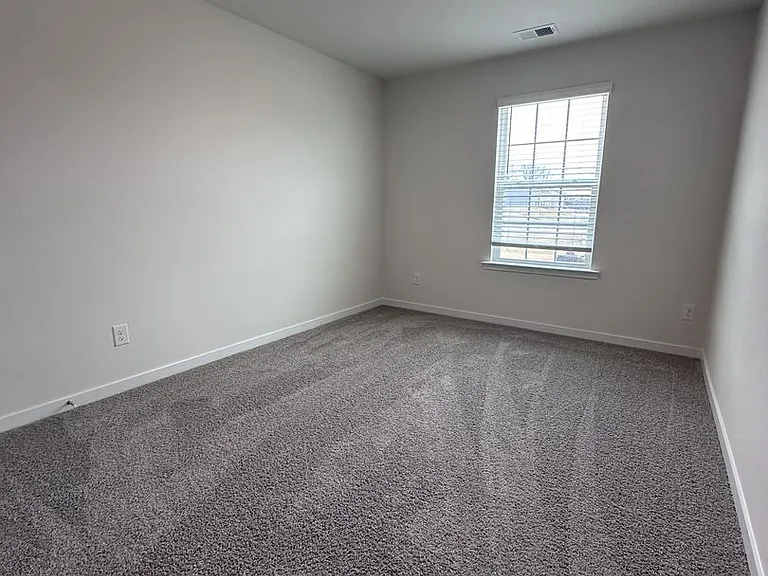 659 13th Avenue Dr NE — Photo 16