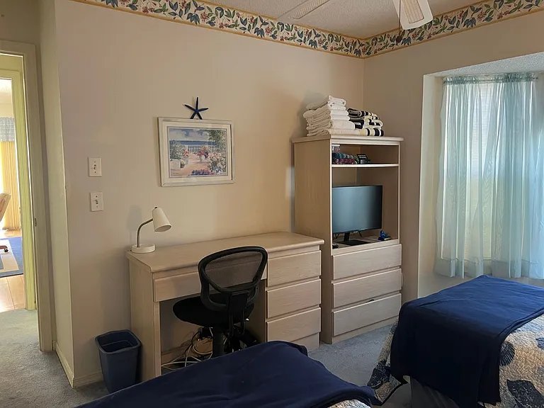 566 Clubside Cir — Photo 21