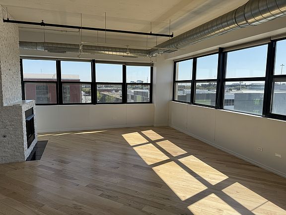 3rd image of 500 S Clinton St APT 528