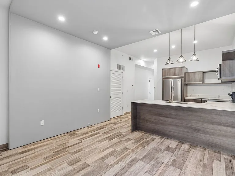 2028 E Fletcher St — Photo 9