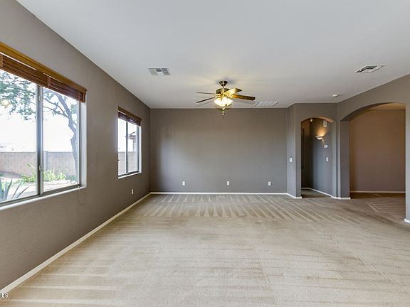 3rd image of 1690 W Vineyard Plains Dr