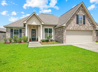 211 Marston House Dr, Youngsville, LA 70592