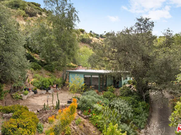 9738 Commerce Ave, Tujunga, CA 91042