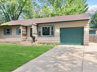 1741 Sun Valley Dr, Beloit, WI 53511