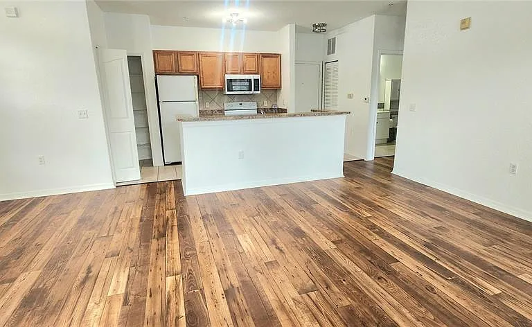 6171 Metrowest Blvd #107 — Photo 6