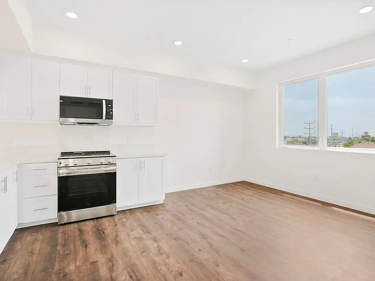 4505 Illinois Street - North Park's Newest Boutique Upscale Apartments — Photo 18
