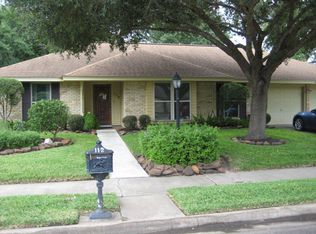 112 Norwich Gln, Victoria, TX 77904
