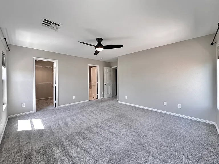 928 Purdy Lodge St — Photo 14