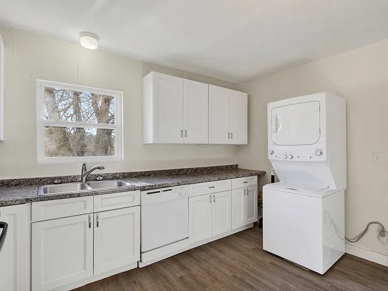 730 NW Ritchie St #A — Photo 16