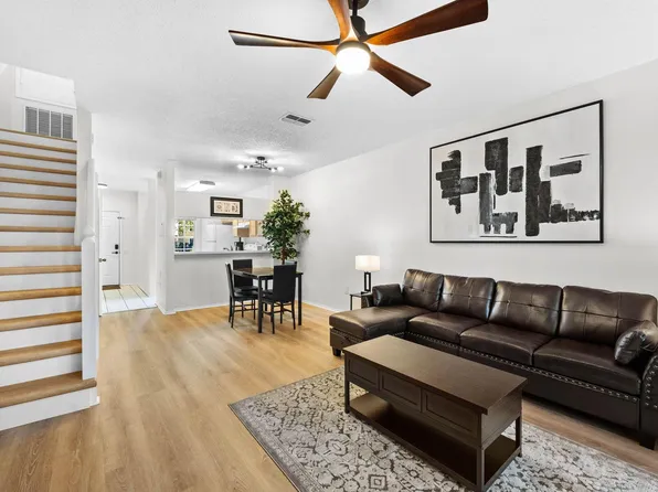 12444 Berkeley Square Dr, Tampa, FL 33626