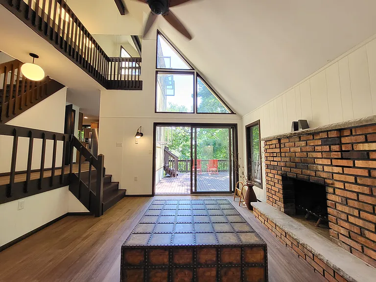 548 Clubhouse Dr — Photo 23