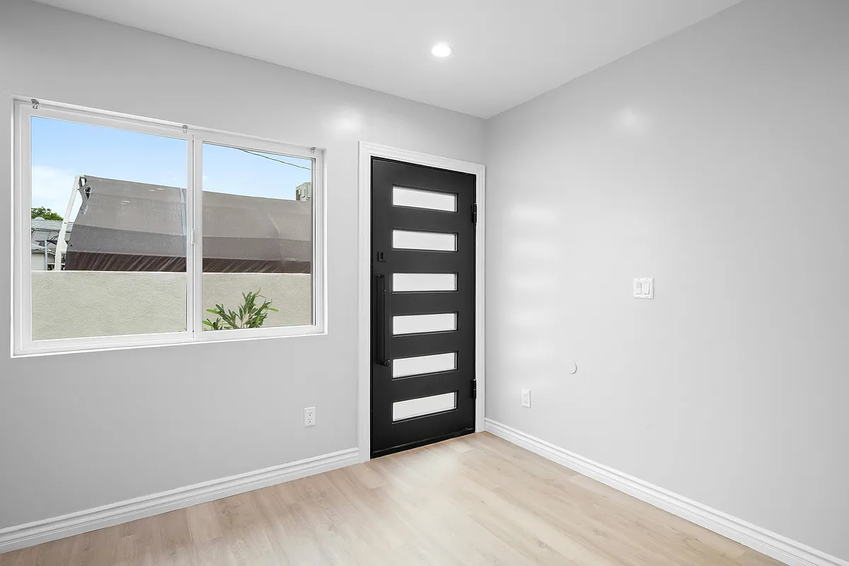 Building Photo - 8027 Bellingham Ave