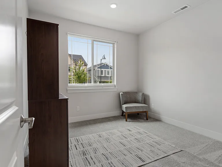 14999 NW Evelyn St — Photo 5