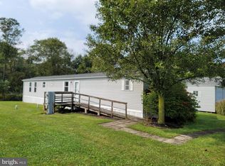 24 Meadowview Dr, New Bloomfield, PA 17068