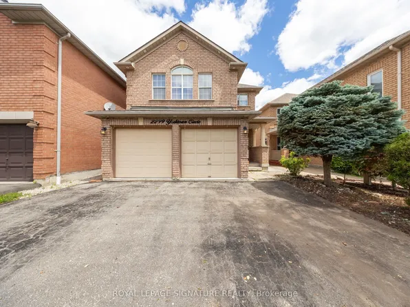 2299 Yorktown Cir, Mississauga, ON L5M 5Y1