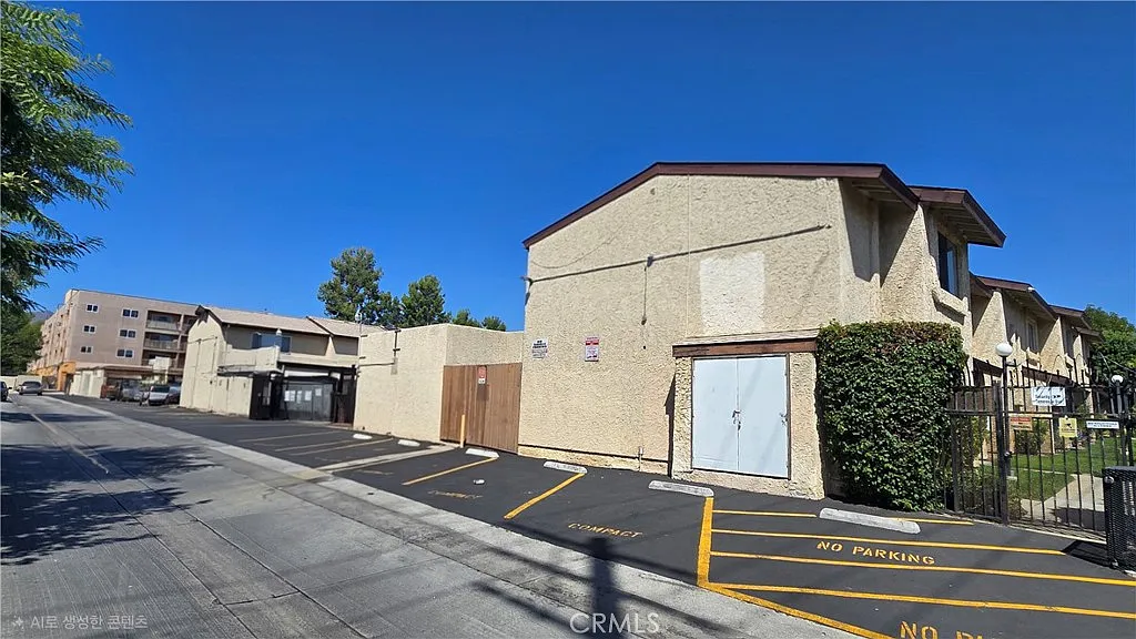 2 bed, 1.5 bath, 1100 sqft, $2,600 — Photo 1