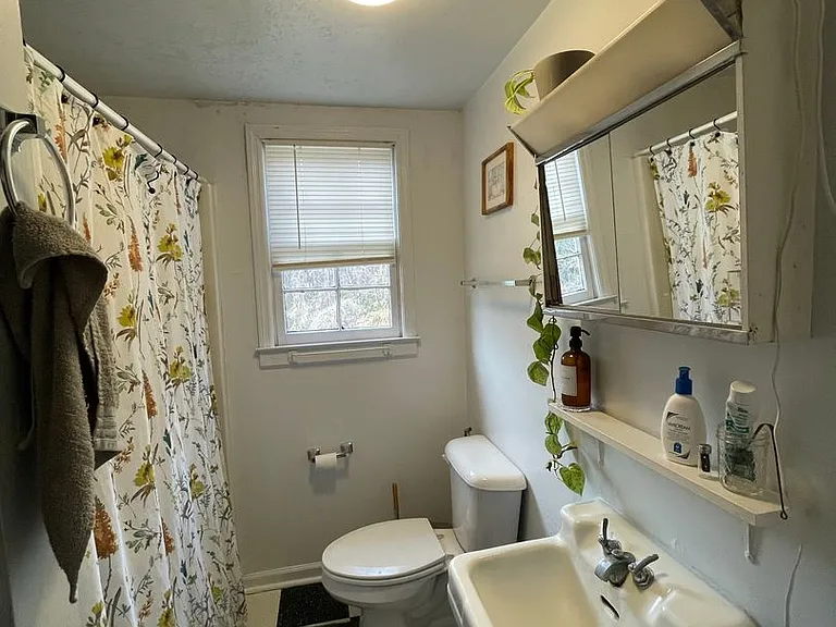 224 Barrow St — Photo 7