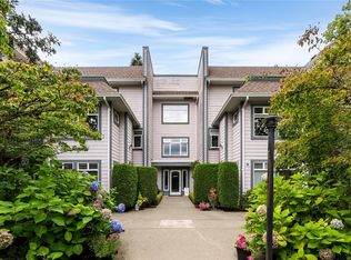 1196 Sluggett Rd #102, Central Saanich, BC V8M2J3