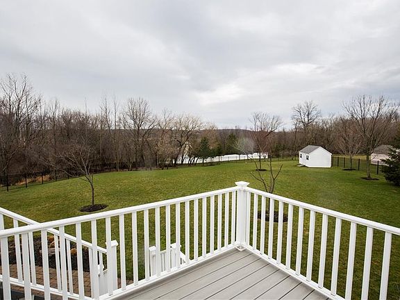 3rd image of 109 Snowberry Ln