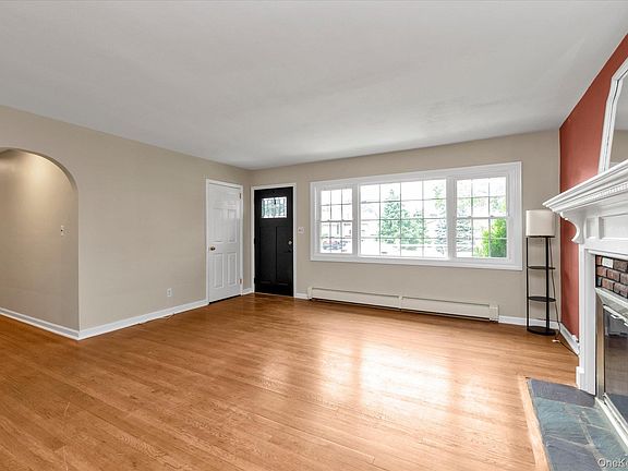 3rd image of 16 Verleye Avenue
