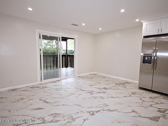 5th image of 328 Timber Ridge Dr