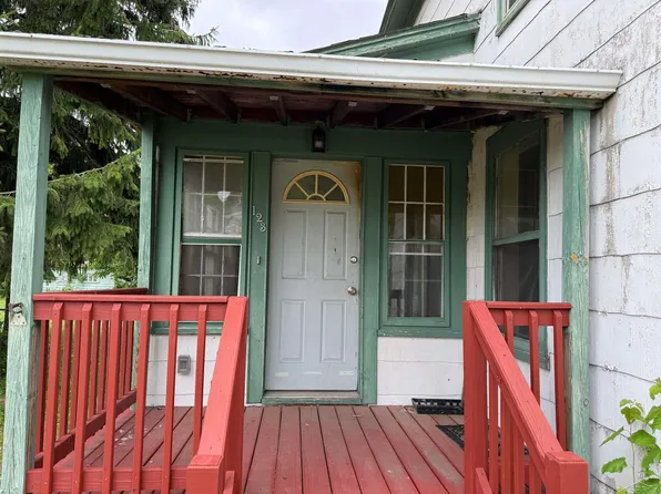 123 N Clark St, Chesaning, MI 48616