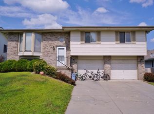 1548 Hilltop Rd, Lincoln, NE 68521