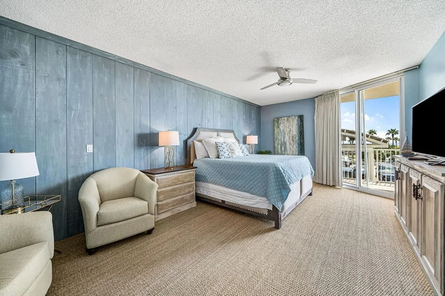 3 bed, 3.0 bath, 1754 sqft, $4,140 — Photo 3