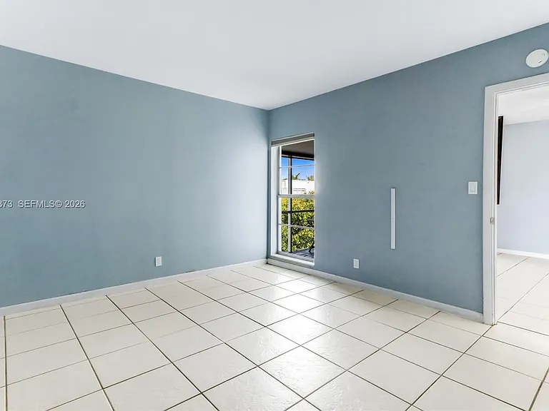 3000 NE 16th Ave #405 — Photo 6