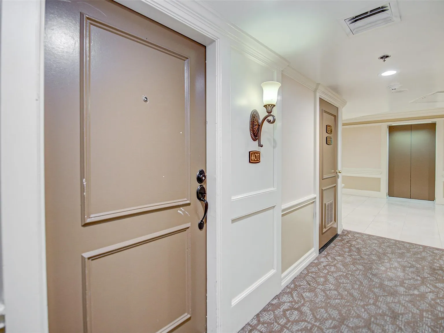 1 bed, 834 sqft, $1,750 — Photo 2