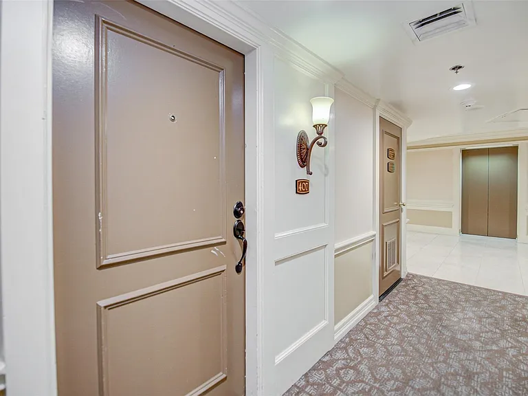 3525 Sage Rd #407 — Photo 2