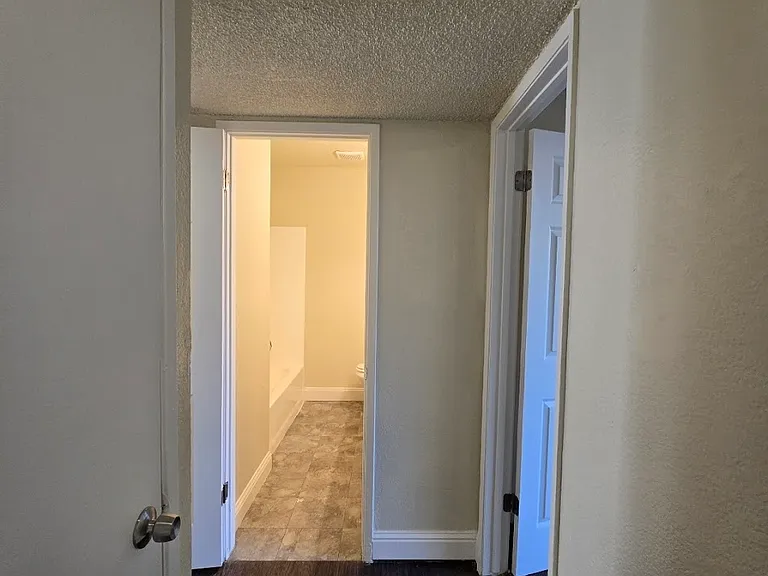 1414 W Clinton Ave #104 — Photo 5