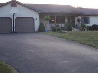 2367 Camelot Dr, Columbiana, OH 44408