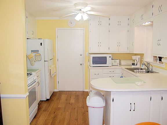 5th image of 5502 E 81st St