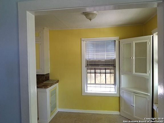 4th image of 106 Lux Ln APT 2