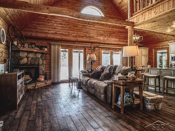 4th image of 8073 Nichols Rd