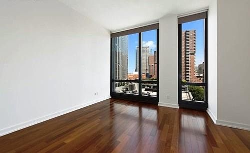 2nd image of 101 Warren St APT 950