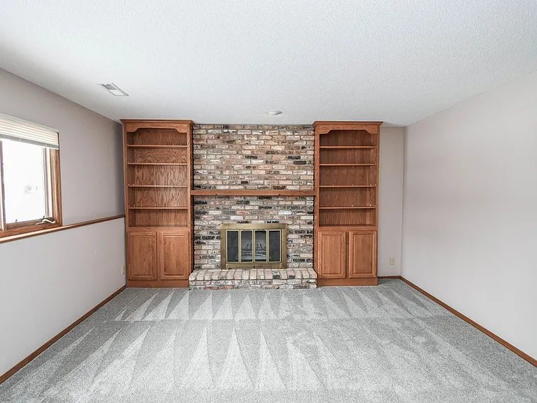 2213 S Wellington Ave — Photo 29