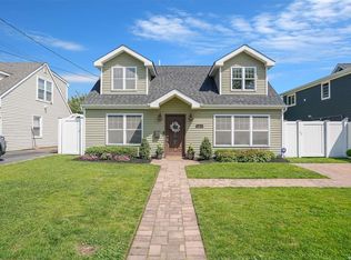 21 Virginia Rd, Babylon, NY 11702