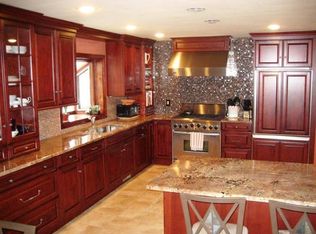 31 Hilltop Cir, Whippany, NJ 07981