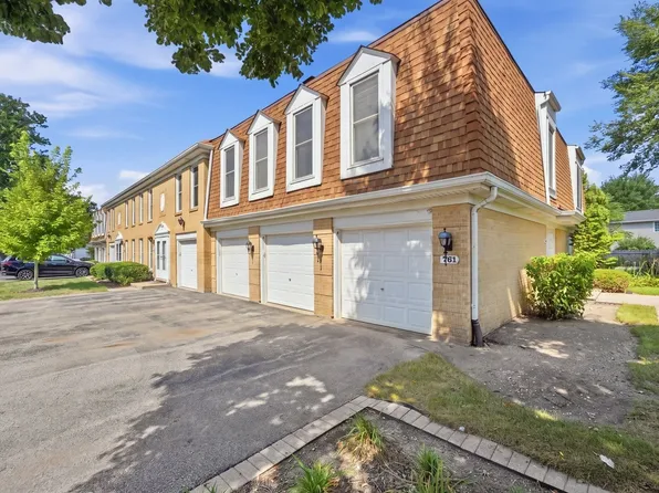 761 Garfield Ave APT B, Libertyville, IL 60048