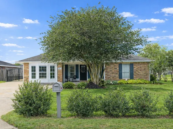 121 Rosedown Dr, Thibodaux, LA 70301