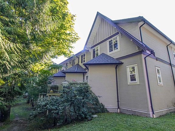 3rd image of 1800 Mamquam Rd #31