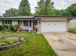 661 Buckingham Rd, Canton, MI 48188