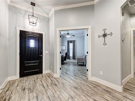 4th image of 1921 Carmona Lakes Cir