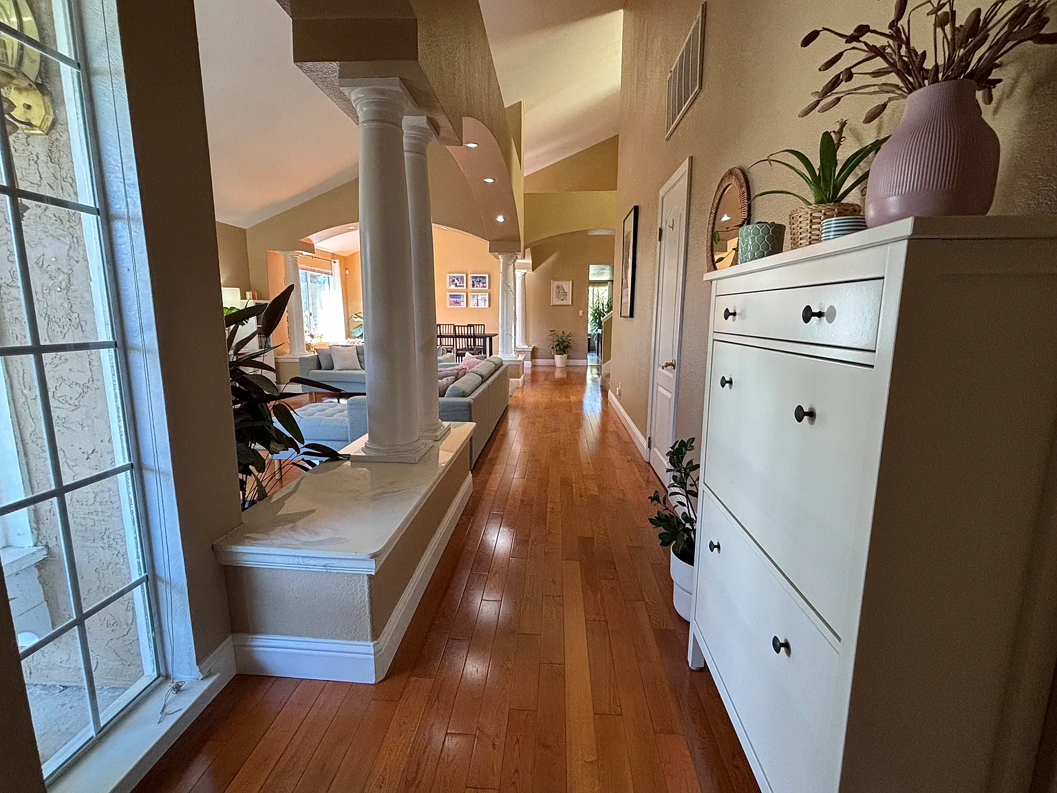 4 bed, 3265 sqft, $6,400 — Photo 2