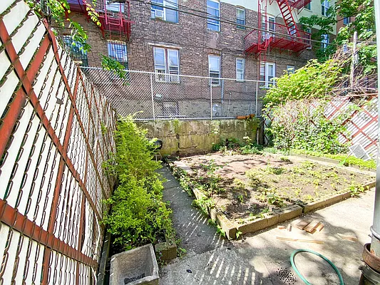 Rented by Compass | media 16